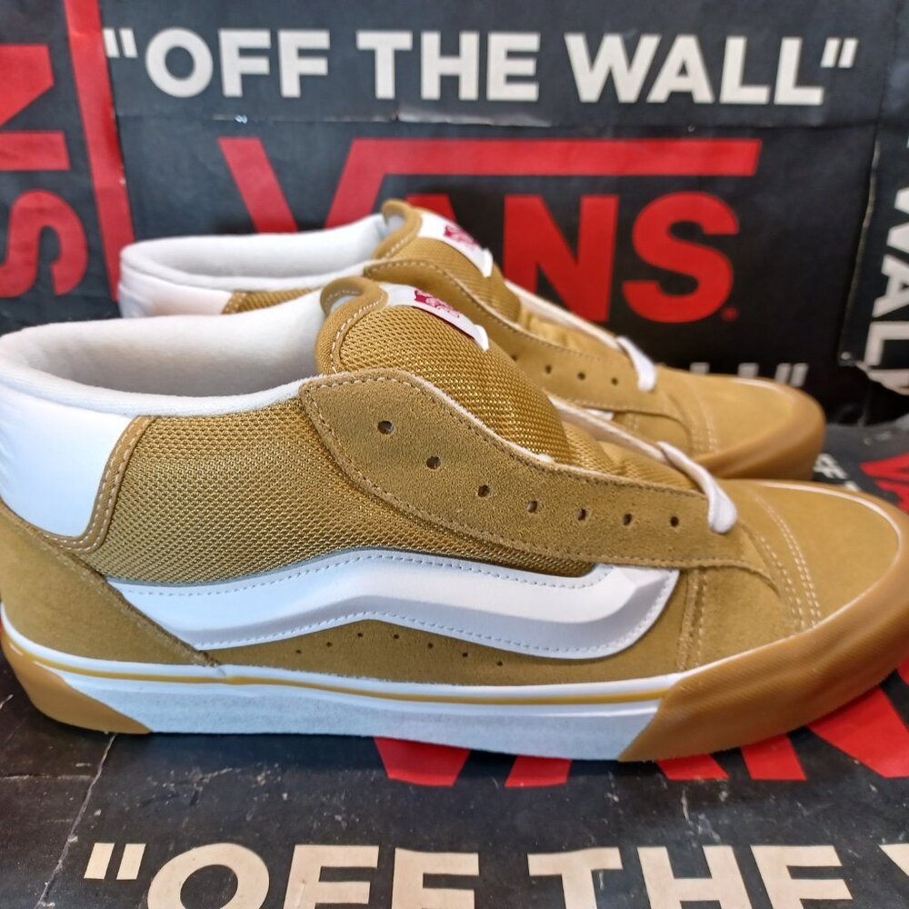 Vans Men's 11.5 Knu Skool Mid Khaki/Gum/White Suede Nylon VN000CQ95SM